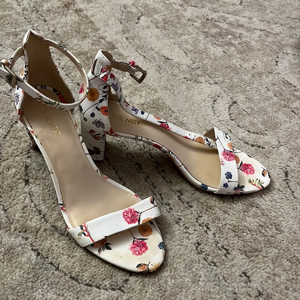 Nine West floral 2” heels